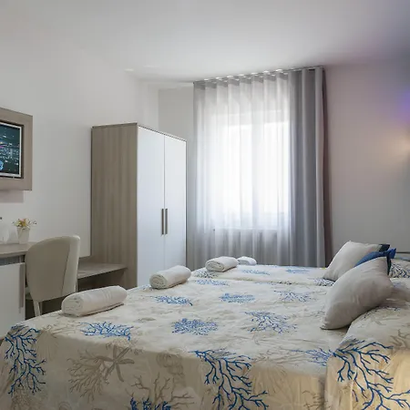 Hotel America