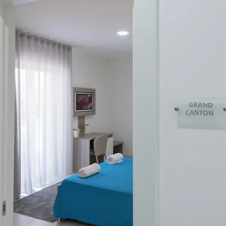 America Hotel 3*